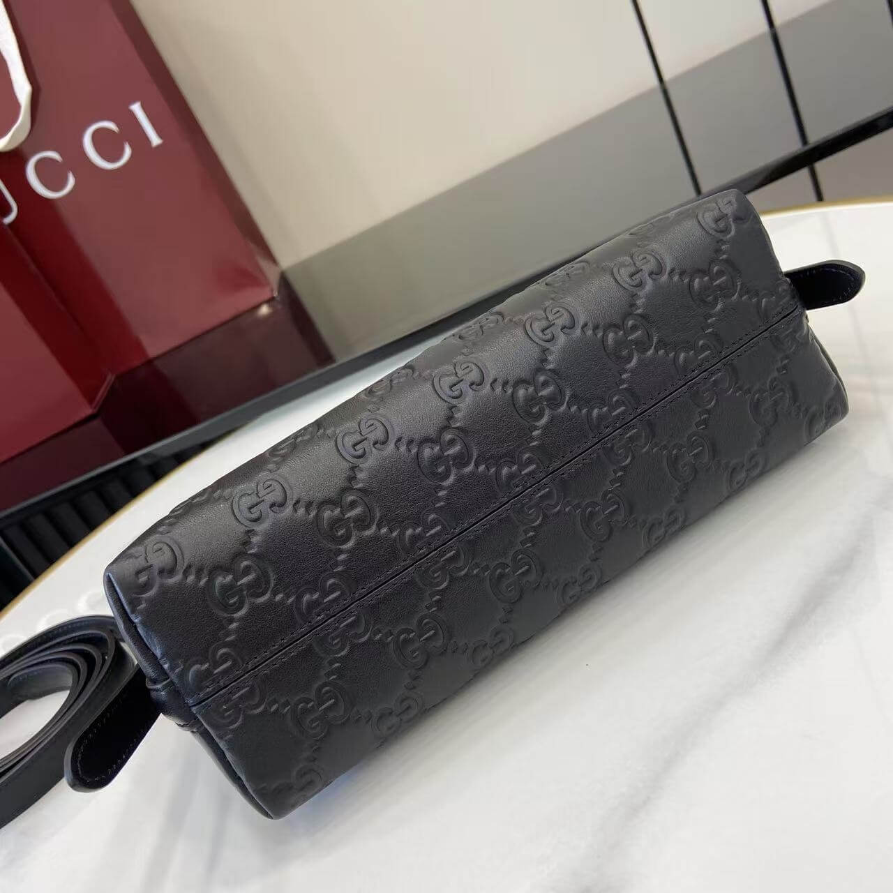 GG Emblem small shoulder bag