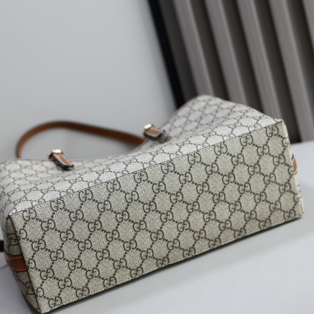 GG Emblem medium tote bag
