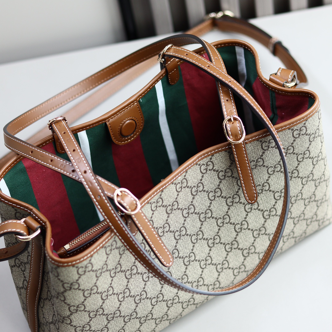GG Emblem medium tote bag