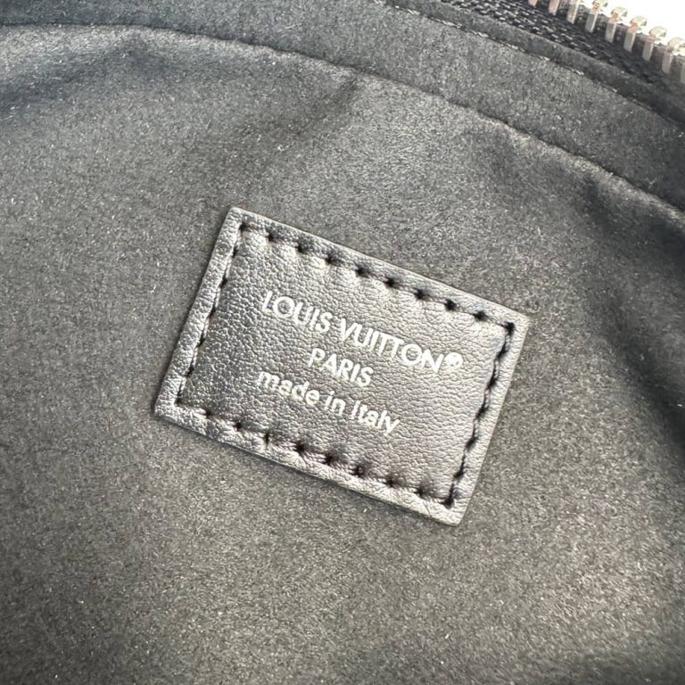 LV Pochette Vibe
