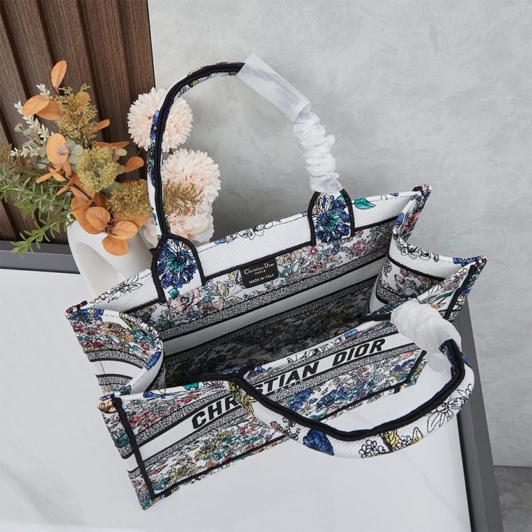 D10r Lucky Medium D10r Book Tote