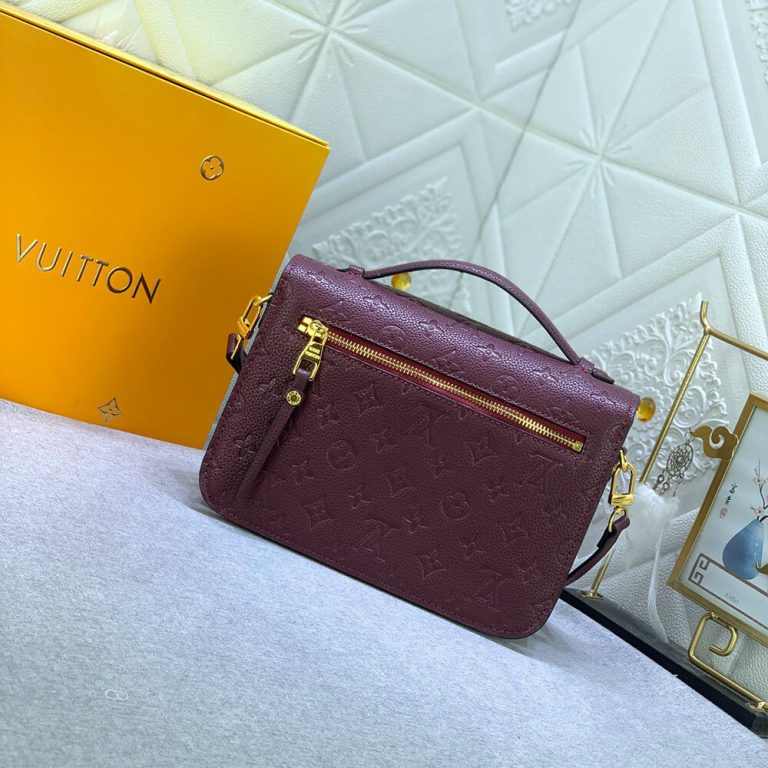 LV Pochette Metis MM