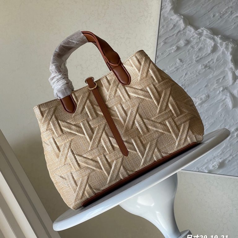 Medium D10r Toujours Bag
