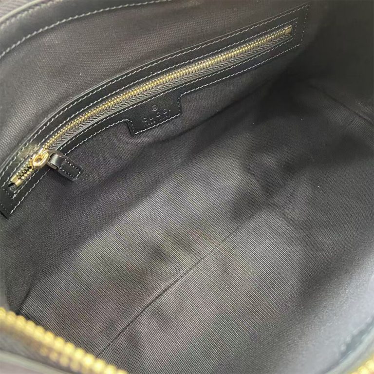 GG Emblem medium shoulder bag