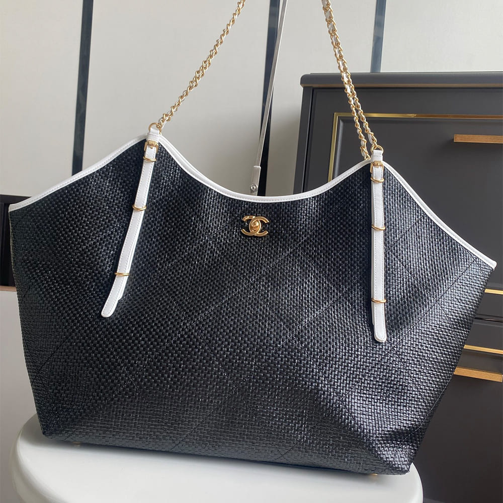 Ch**el MAXI SHOPPING BAG(HIGH-END GRADE)