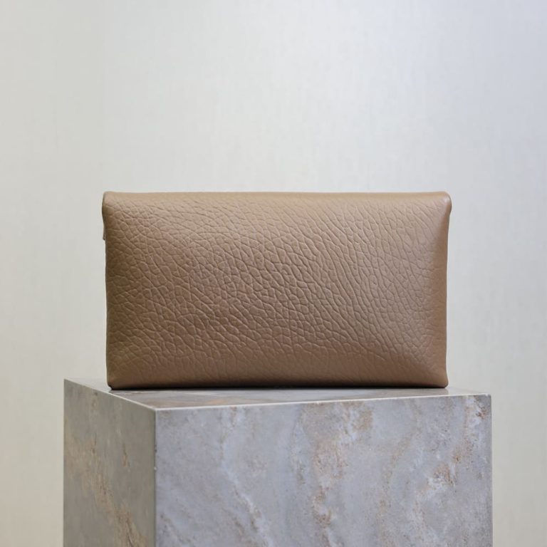 Y51 CASSANDRE large envelope pouch in lambskin