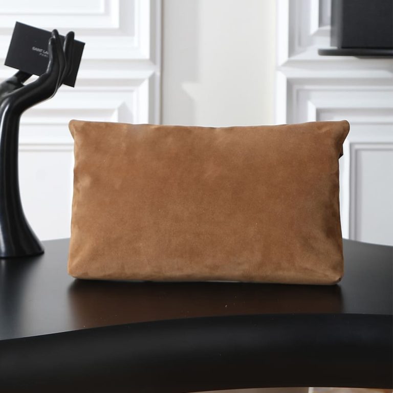Y51 CASSANDRE large envelope pouch in lambskin
