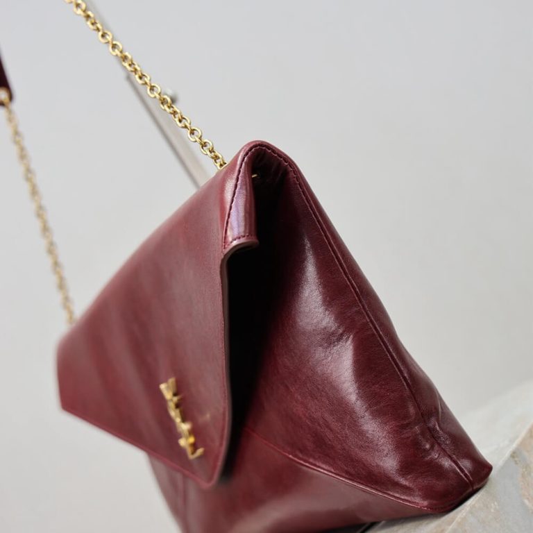 Y51 CASSANDRE XXL envelope pouch on chain in lambskin