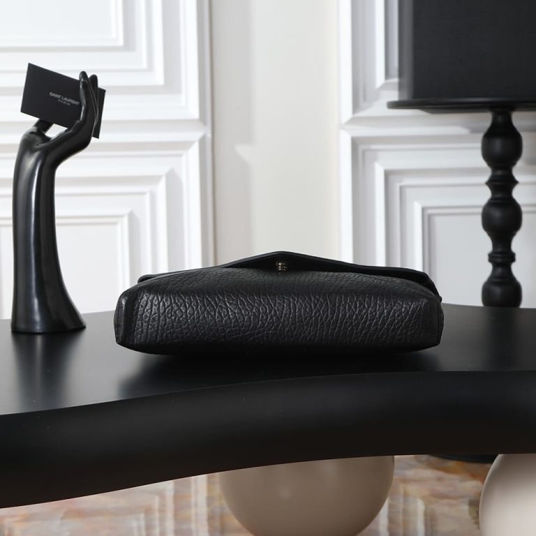 Y51 CASSANDRE large envelope pouch in lambskin
