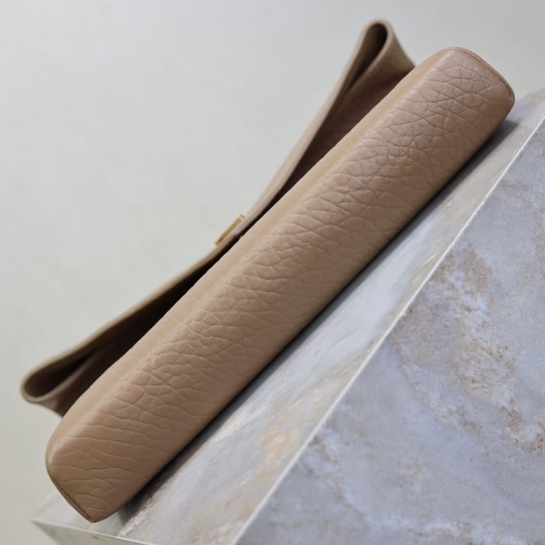 Y51 CASSANDRE large envelope pouch in lambskin