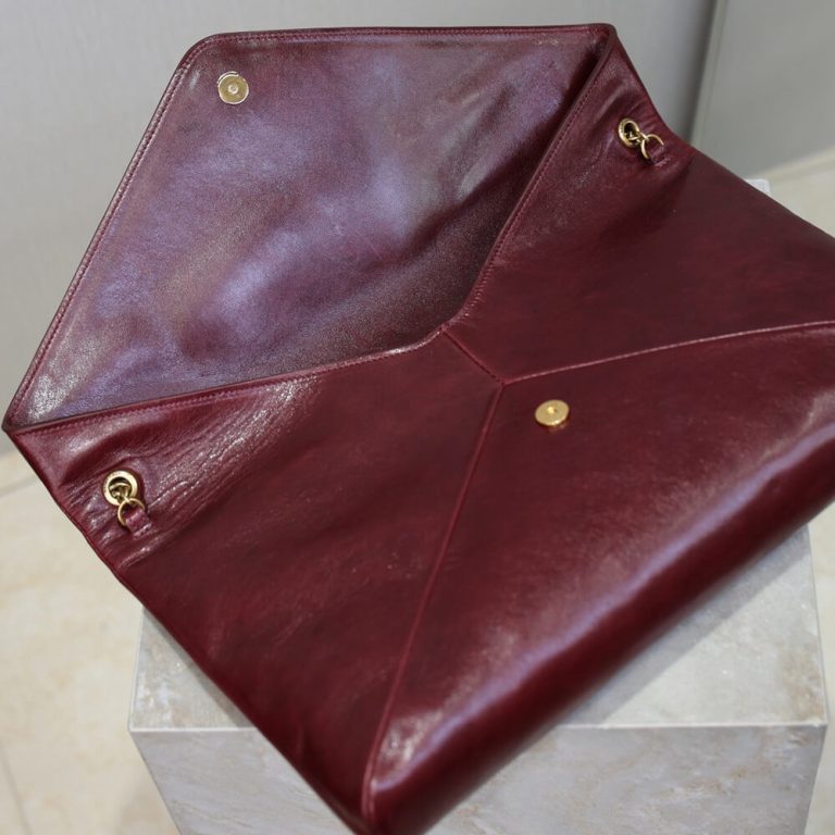 Y51 CASSANDRE XXL envelope pouch on chain in lambskin