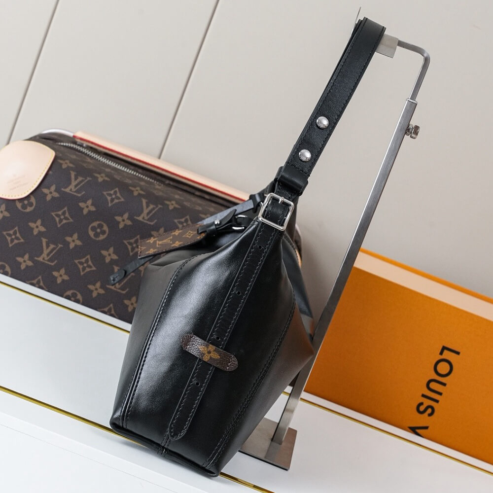LV CarryAll East West
