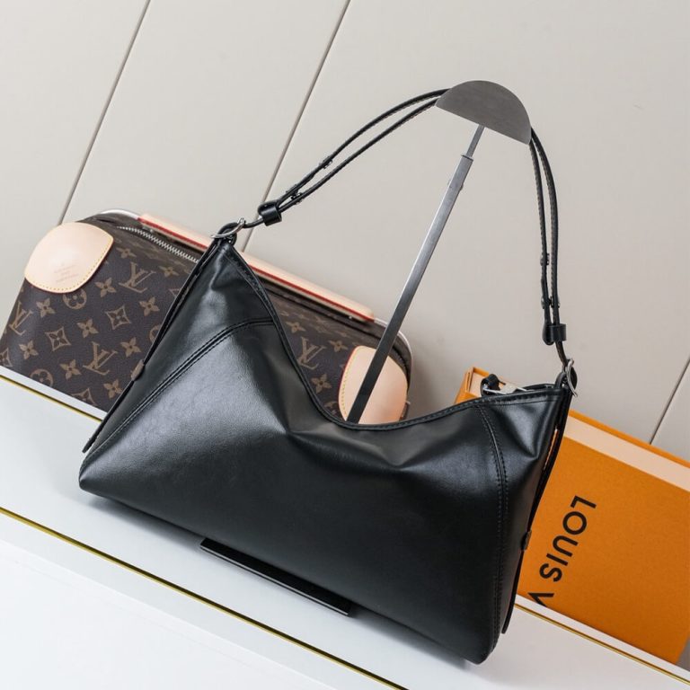 LV CarryAll East West