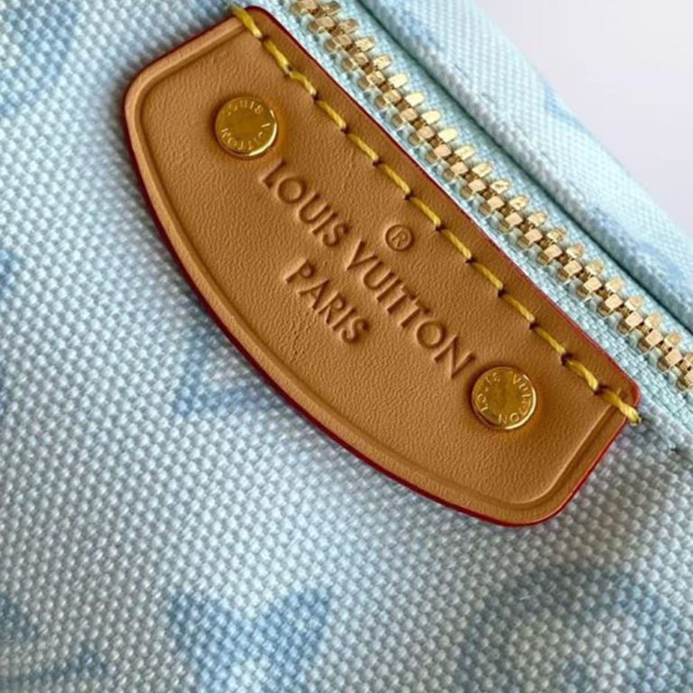 LV Pochette Hills