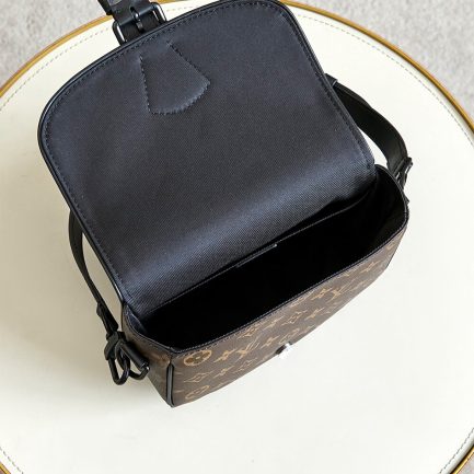 LV Montsouris Messenger PM