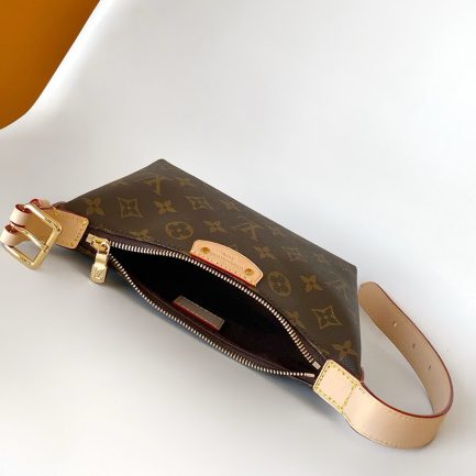 LV Pochette Hills