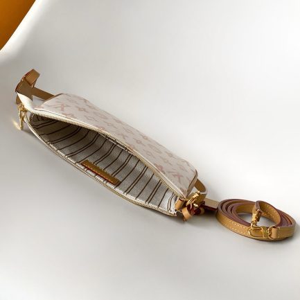 LV Pochette Accessoires