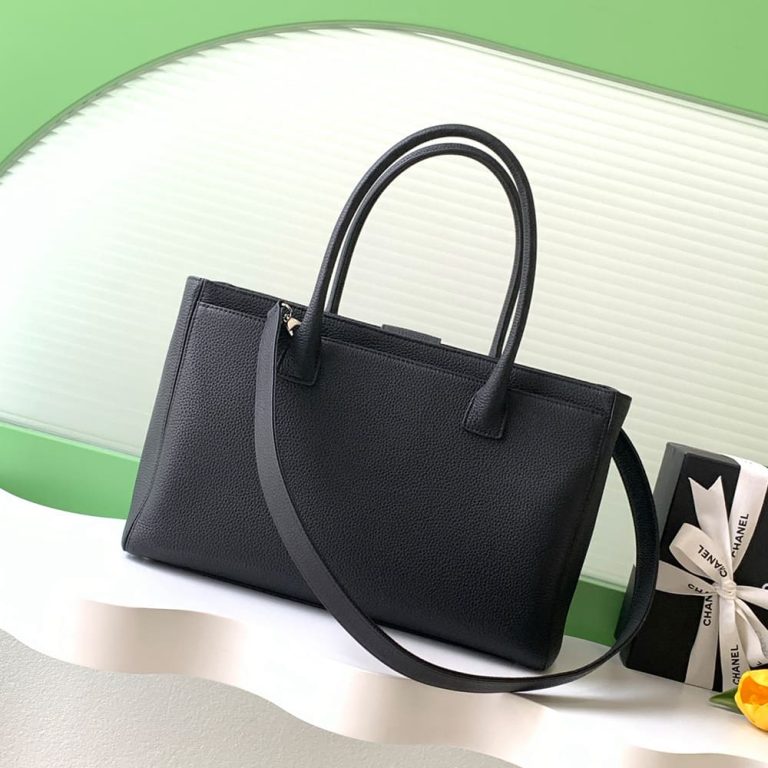 Ch**el Executive Cerf Tote(HIGH-END GRADE)
