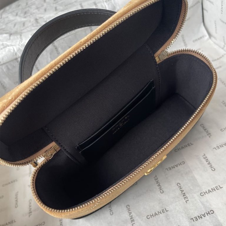 Ch**el Vanity with Chain(HIGH-END GRADE)