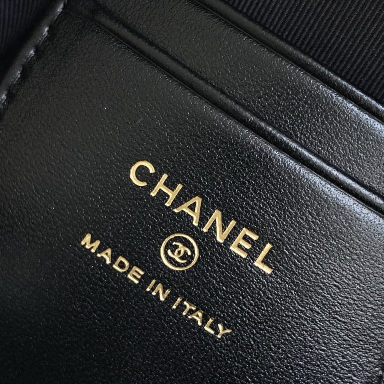 Ch**el Clutch with chain(HIGH-END GRADE)